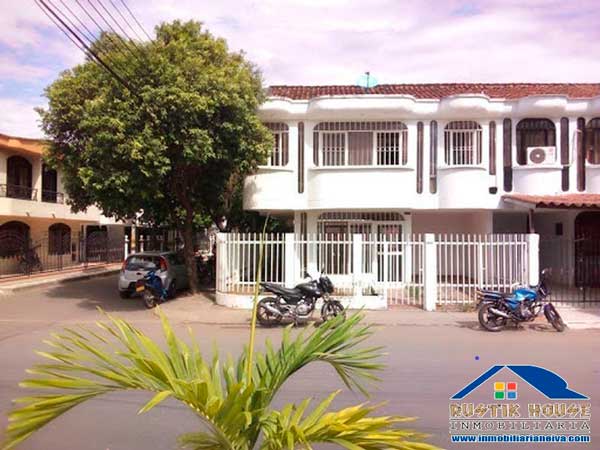 Imagen de CASA ESQUINERA 2 PISOS LOS DUJOS