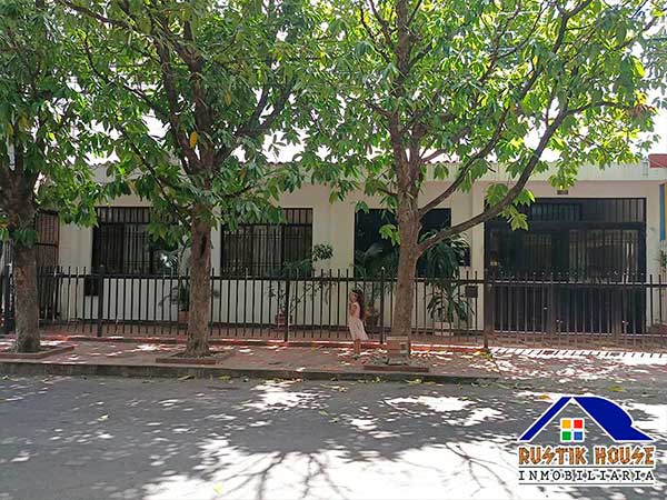 Imagen de CASA 1 PISO CALIXTO LEYVA